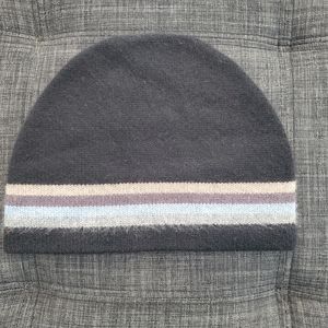 Black cashmere hat